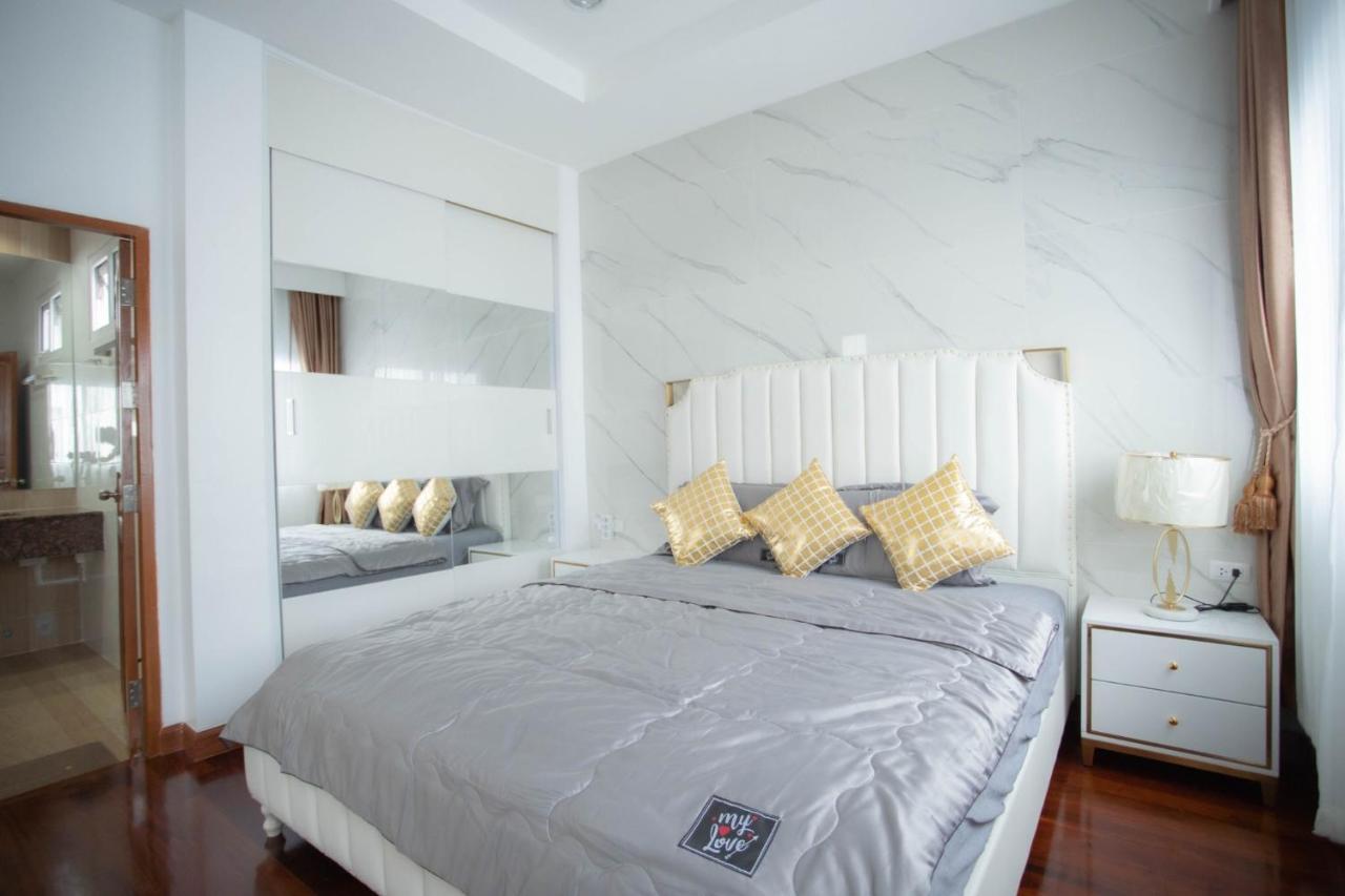 Kw Pool Villa Pattaya Extérieur photo