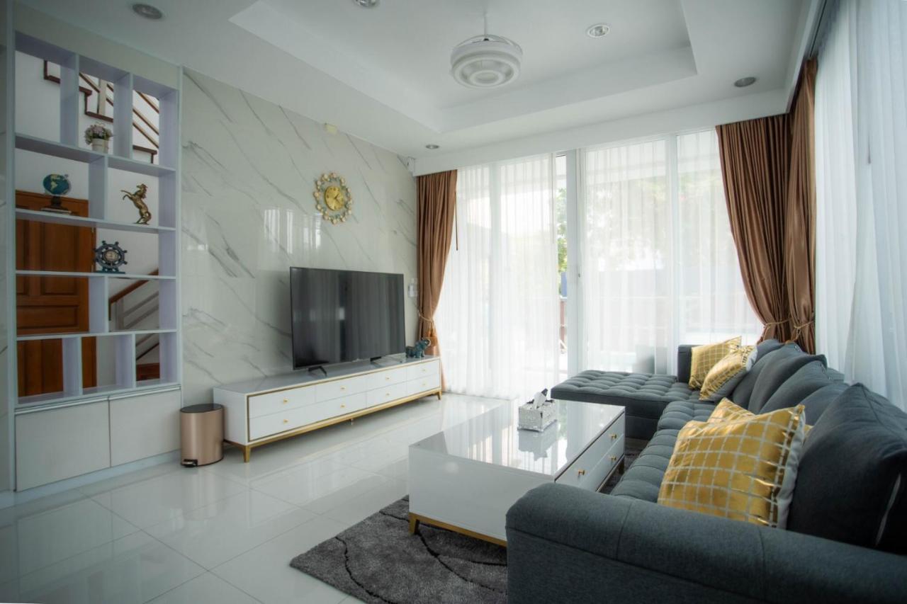 Kw Pool Villa Pattaya Extérieur photo